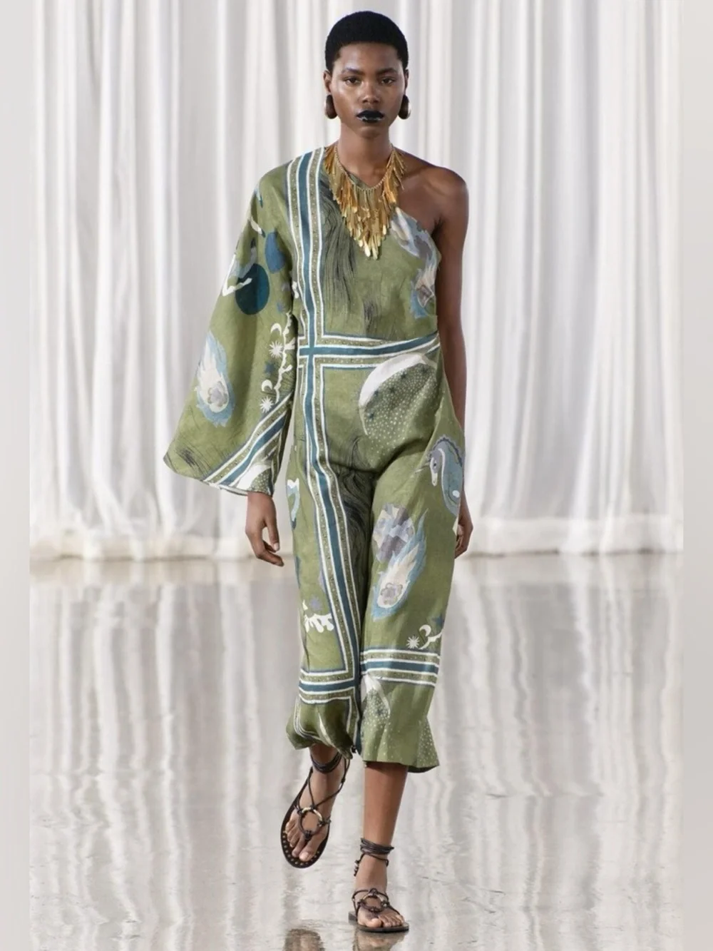 Zara ZW COLLECTION PRINTED ASYMMETRIC DRESS. Green. Size XS. New with Tags.